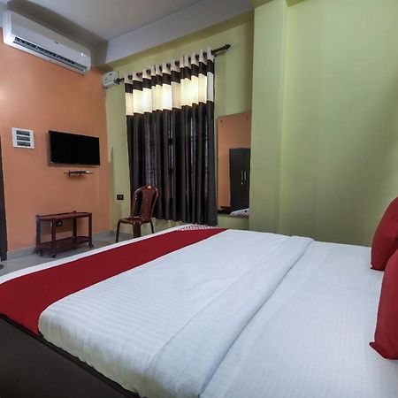 Oyo 13927 Green View Guest House Dispur Extérieur photo